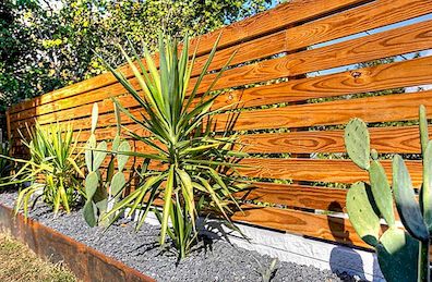 Πώς ένα οριζόντιο ξύλινο φράχτη μπορεί να επηρεάσει το τοπίο και διακόσμηση γύρω από αυτό