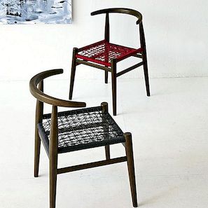 Krēsls no masīvkoka ar roku auduma sēdekli
