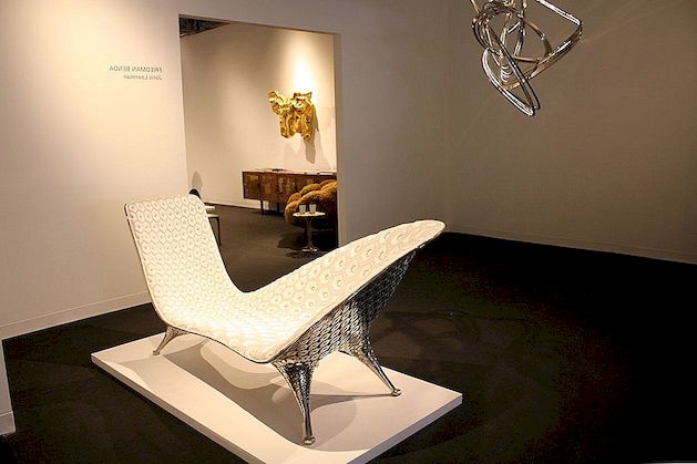 Chaise loungestoelen onthullen hun mooie grafische ontwerpen