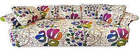 Bekväm och färgstark soffa designad av Josef Frank