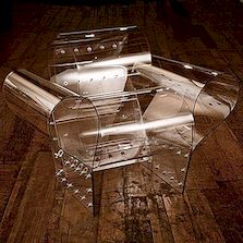 Coole transparante stoel van Ron Arad