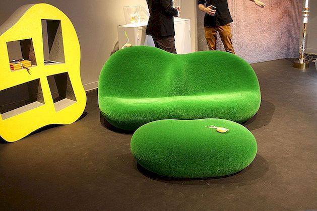 Dizajnerski stolci i sofe istaknuta na sajmu u Miamiju