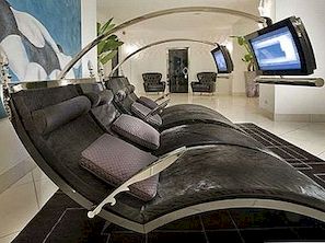 Gothic Style Lounge s LCD displejem od společnosti IPE Cavalli