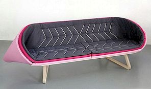 Layered soffa med en ovanlig form